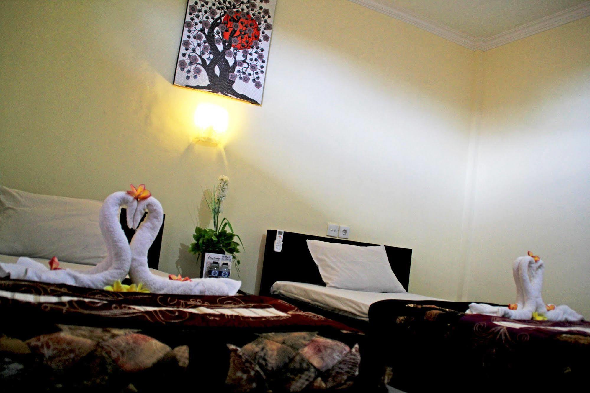 Vaccinated Staff - Oyo 3523 Gong Corner Homestay Kuta Lombok Exterior foto