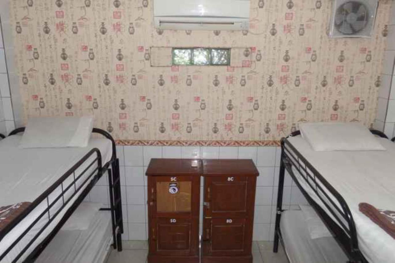 Vaccinated Staff - Oyo 3523 Gong Corner Homestay Kuta Lombok Exterior foto